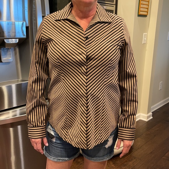 Ladies Chico’s fashion blouse - size 0 - Picture 2 of 9